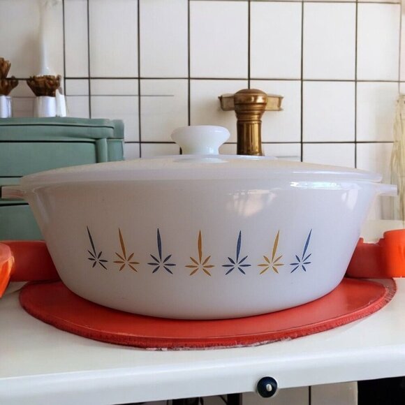 FIRE KING 1 Quart Candle Glow Milk Glass Casserole Dish with Lid Anchor Hocking - Picture 1 of 7